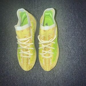 Yeezy Men Boost Color Yellow